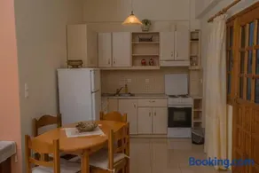 Sunset Holiday Home in Kalamaki - Image 3