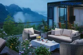 Pandora's Hilltop House Resort - Image 2