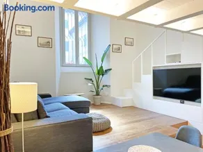 "La Portineria" Charming Apartment Old Town Como Lake - Image 1
