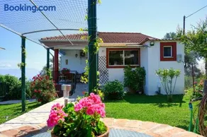 Traditional Seaview Home Candili - Image 4