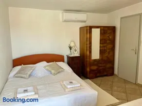 Apartment by the Church on Olib - Image 1