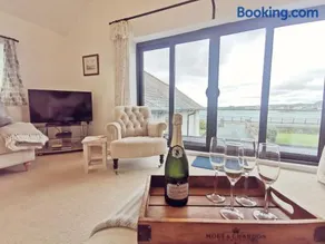TULLOCHSIDE-4 BED-SEA FRONT -RAVENSPOINT ROAD - Image 3