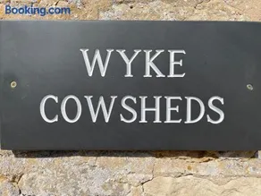Wyke Cowsheds - Image 2