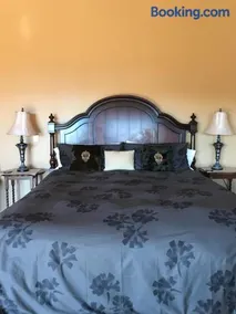 Dunning Vineyards Guest Villa - Image 2