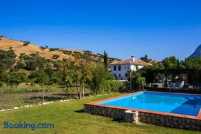 Cortijo, Grazalema, piscina, 5 Hbts con baño, AC, - Image 2