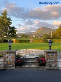 Lissadell Lodge - Image 1