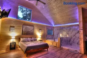 Brand New Luxury Cabin Full of Amenities - Image 3