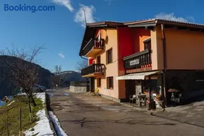 Apartment Jorsi with Mountain View - Image 1