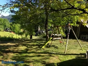 Maison familiale face à la montagne - Image 1