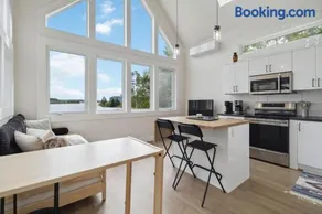 Cozy Harbour View Loft at Bells Cove - Image 1