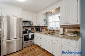 Close to USC & Midtown-Downtown - Newly Renovated - Image 3