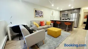 Cozy Rockland Park Unit+Parking - Image 2