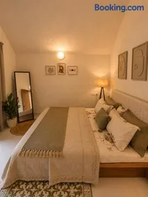Luxurious boho pool villa nandi hills - Image 1