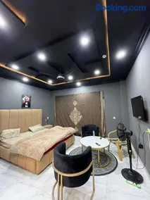 Buchluxerstay - Image 2