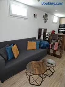 Charming apartment near La Défense, Paris - Image 4