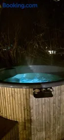 Rare Forest Retreat & Spa- Bran - Image 2