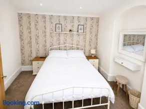 Muckoroos Cottage Historic Flint Cottage - Image 3