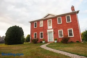 Farmhouse Broad Brook: Comfort & Charm. - Image 5