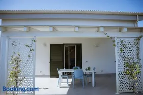 Residence Salinelle Beach Villa Panarea - Image 2