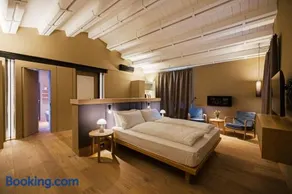 Rara Factory Design House - Image 1