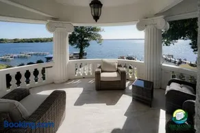 Lakefront estate with breathtaking views and pier! - Image 1