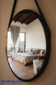 Lefteris Rooms - Image 2