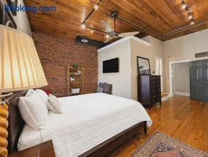 Spacious State Street Loft - 2 bed - 2 Bath - Downtown - Image 3