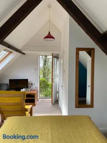 Wynards Farm Sunset room - Image 3