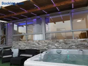 Avshalom Holiday Apartments - Image 1