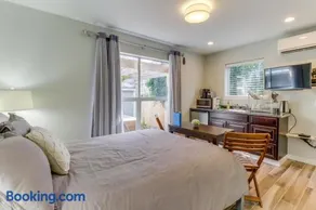 Blue Angels Room Mercer Island - Image 2