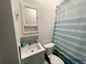 Wolfville Veranda Suite2 - Image 2