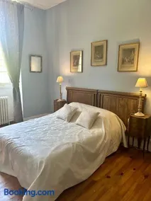 Double bedroom gîte in a castle in Normandy - Image 4