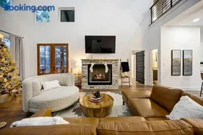 Cozy, 2 King Suites, Game Deck, Hot Tub, Firepit, Save In Taxes - Image 2