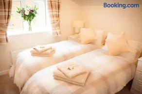Strathearn Lodge - Image 1