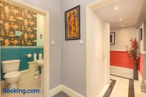 Clevelands Country House - Image 2