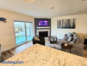 Lake living, modern and cozy - Image 2