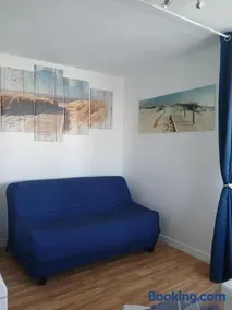 Appartement Ste Cécile à 50 mètres de la plage - Image 2