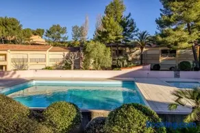 Flat With Swimming Pool Near The Beach - Image 3