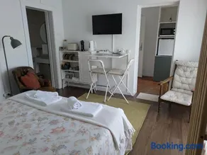 Beach Avenue Suite - Image 3