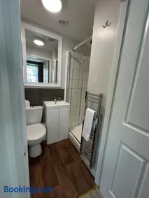 Yewfield Vegetarian Guest house - Image 5