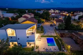 Apartmani Vila Mara M 1 heated pool - Image 2