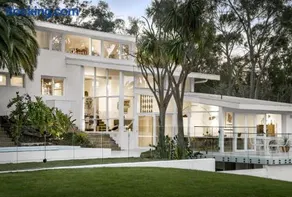The Fender House - Image 5