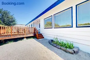 Coastal Vista Retreat - Image 3