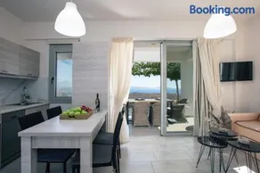 Evgoro Luxury Suites - Image 5