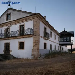 CASA RURAL PALACIO CONDE DE ALDANA con piscina entre encinares y dehesas - Image 2