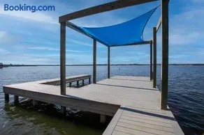 Lakefront House with Boat Dock, BBQ in Peaceful Flint - Image 2