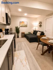 Cozy Private 1BR Basement Suite - Image 1