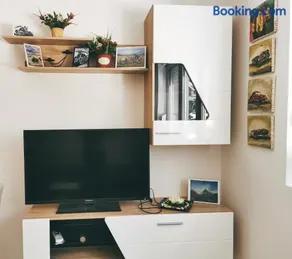 Cozy Corner Apartments - Free parking & Wi-fi - Image 4
