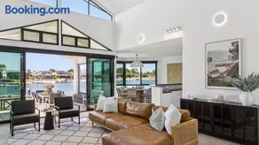 Ocean Starr - Glorious Views of the Clarence - Holiday Yamba - Image 4