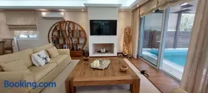 Rafina Splendor - Image 1